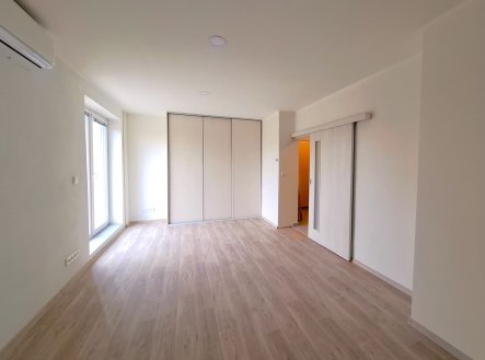 Pronájem bytu, 1+kk, 31 m²