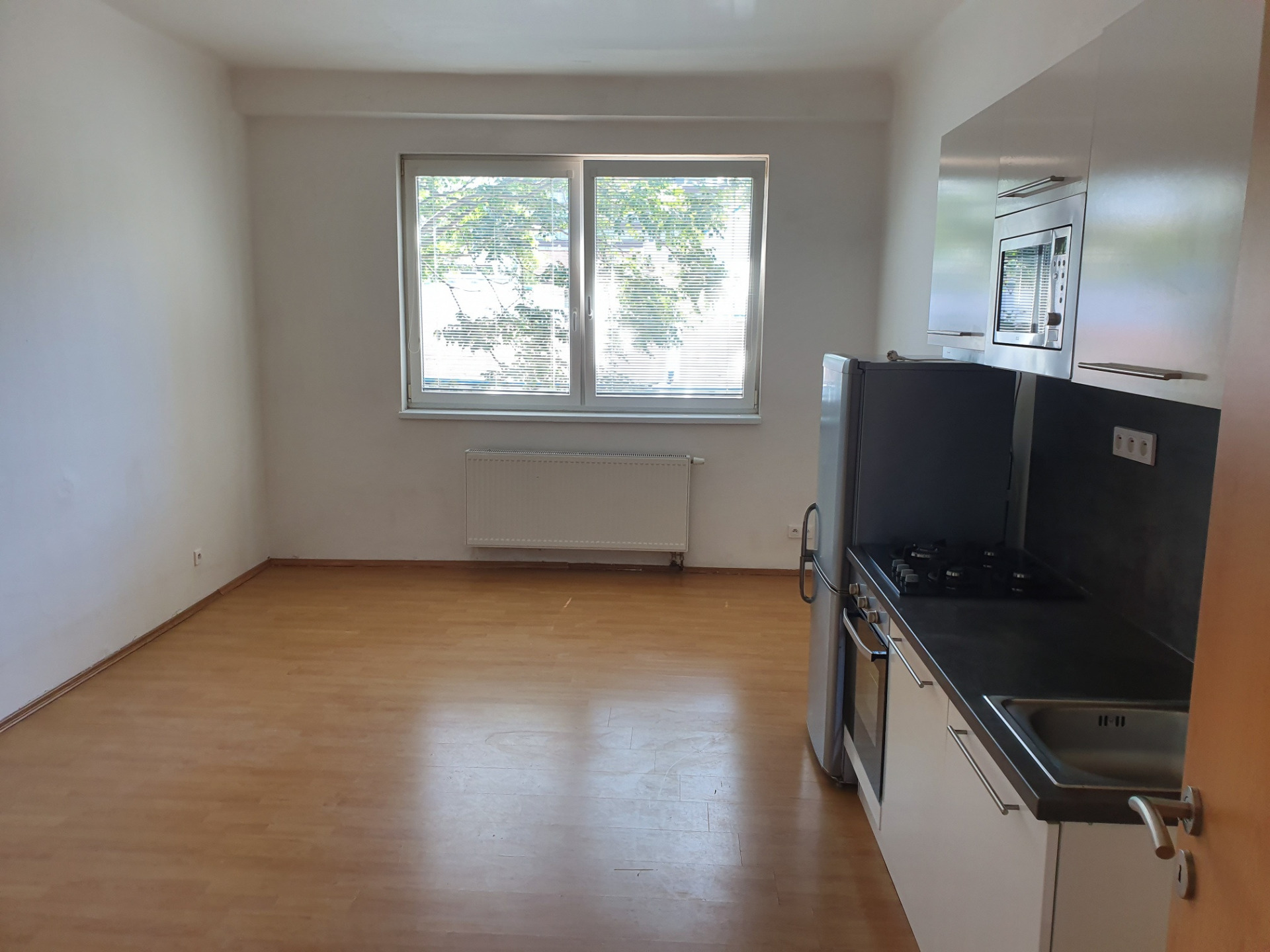 Pronájem bytu 2+kk, 58m2, P4-Michle, ul. Baarova, 1.NP, cihla