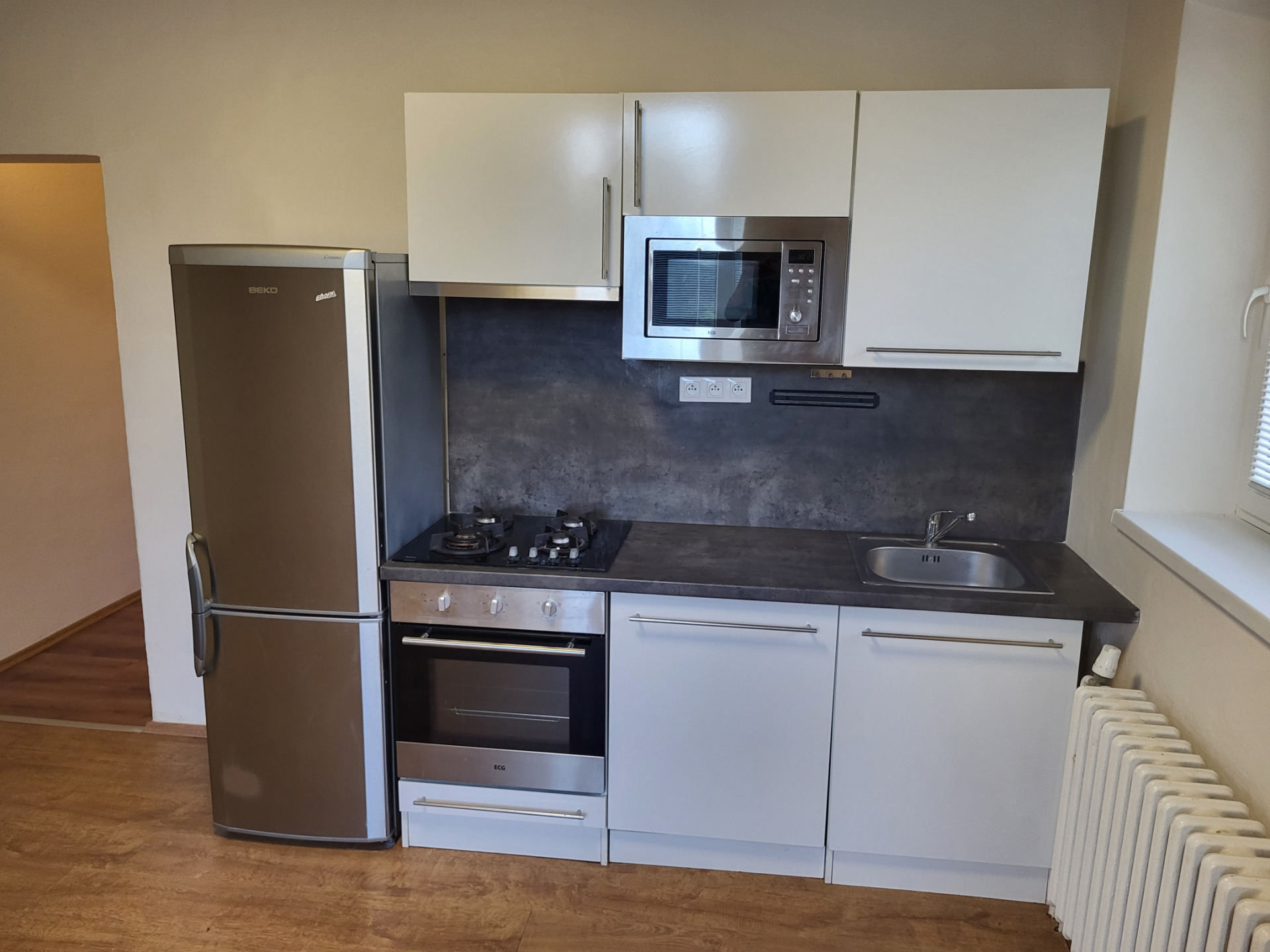 Pronájem bytu 1+kk, 30 m2, P4-Michle, ul. Baarova, 2.NP, cihla