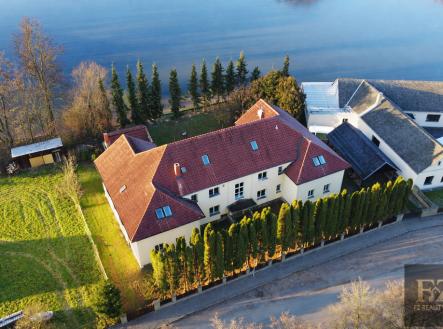 Prodej nájemního domu, 878 m²