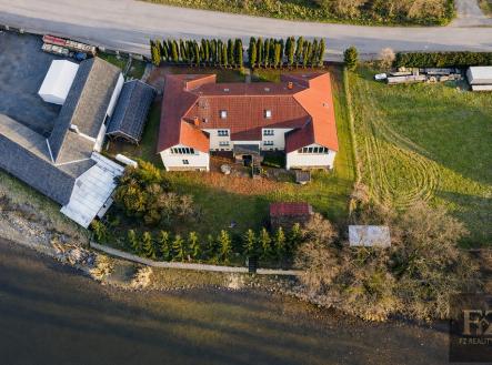 Prodej nájemního domu, 878 m²