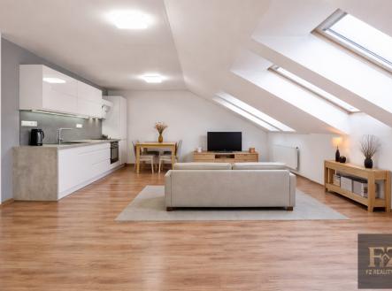 Pronájem bytu, 1+kk, 42 m²