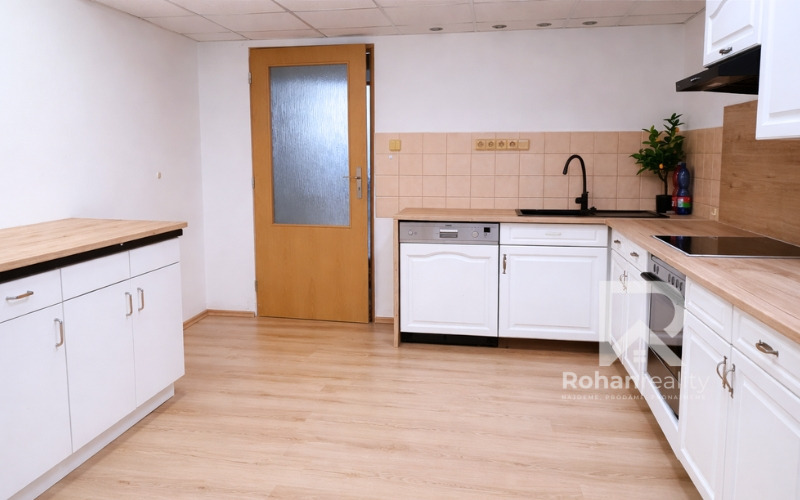 Pronájem atelieru 3+1 - 60m2 Praha 4 Háje, ulice Matúškova