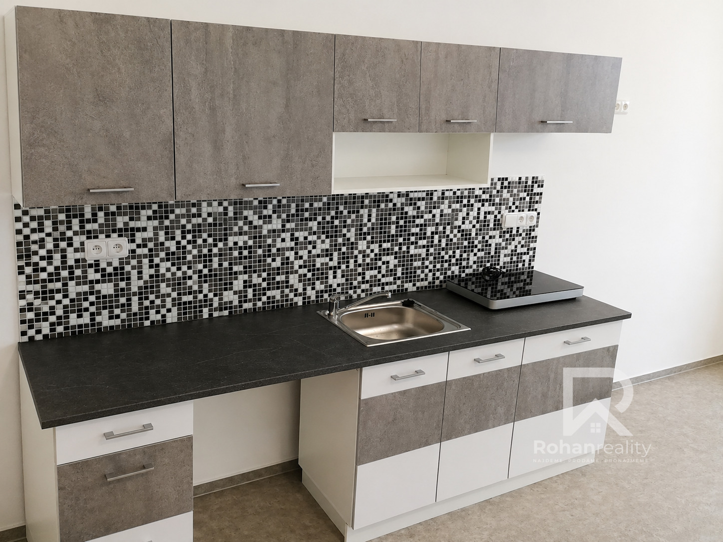 Pronájem bytu 2+kk, 48m2, ulice Luštěnická Praha 9 Kbely