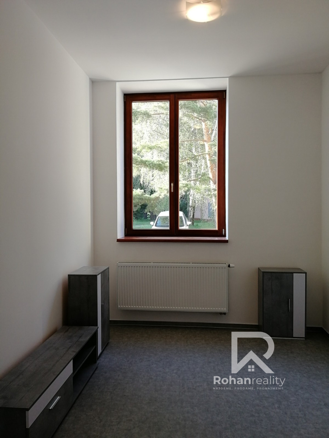 Pronájem bytu 2+kk, 48m2, ulice Luštěnická Praha 9 Kbely