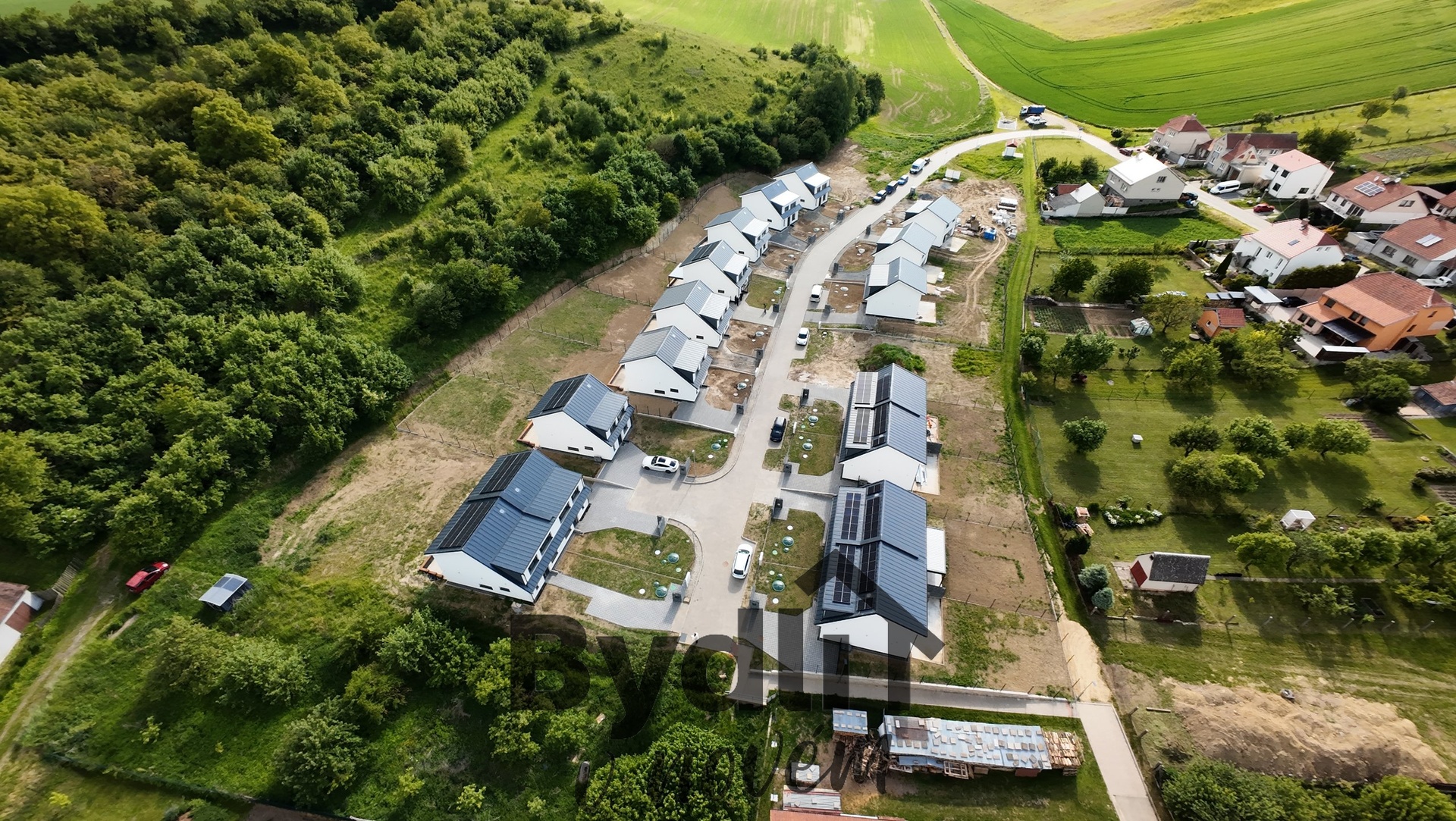 dji_fly_20250524_190132_0063_1748119308843_photo