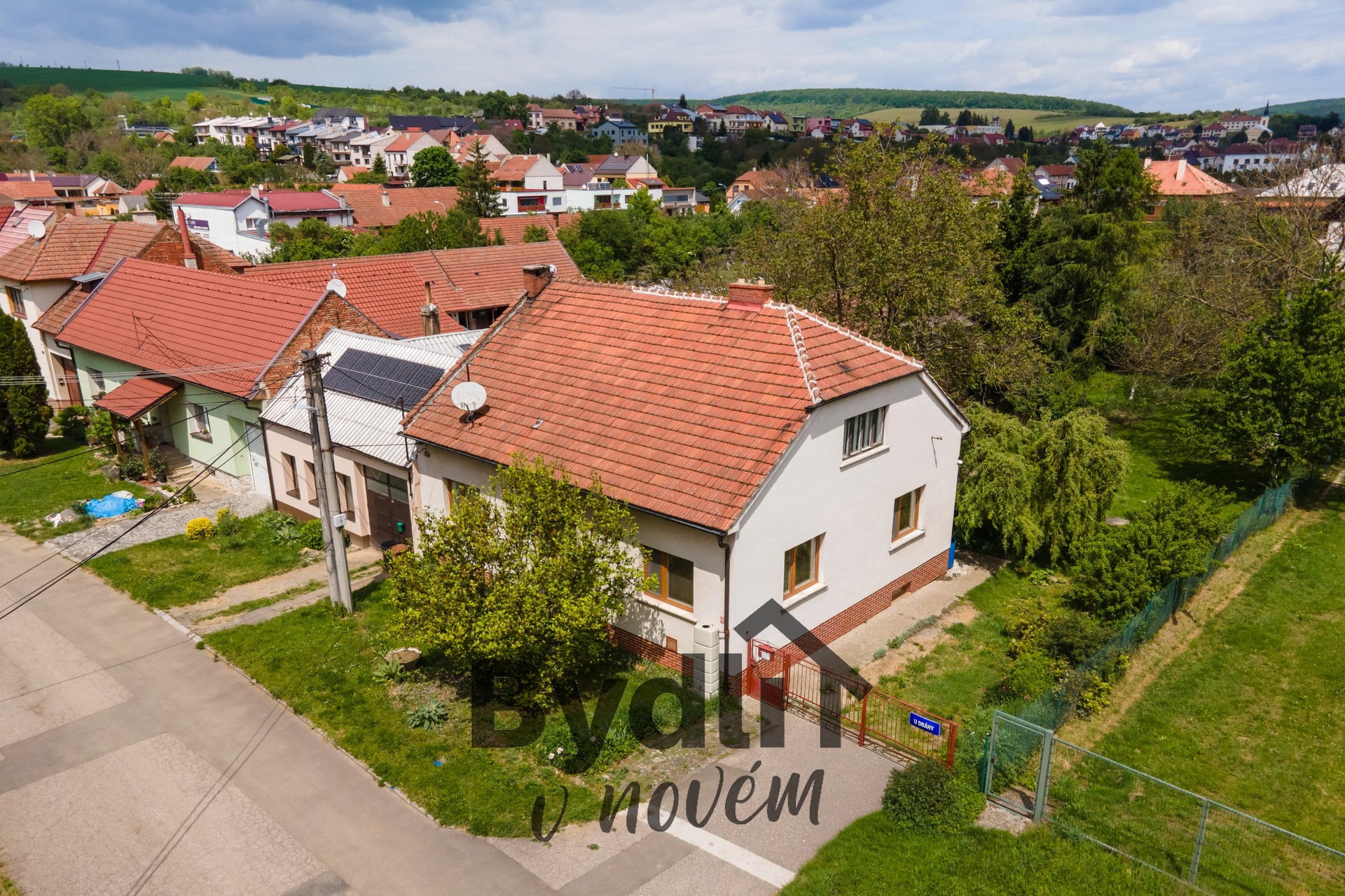 pohled příjezd