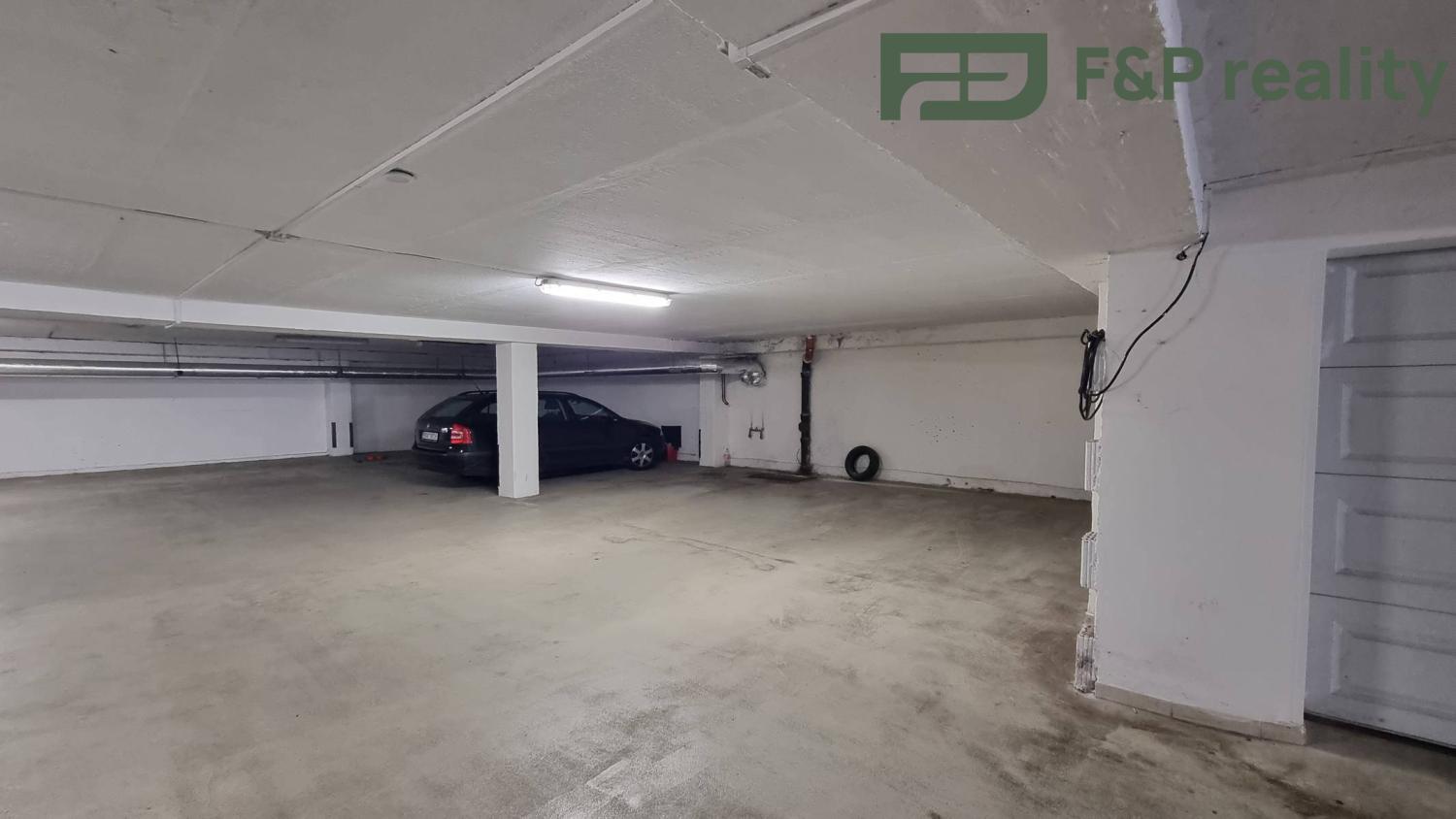 Prodej ostatní Garážové stání, 12㎡|Hlavní město Praha, Praha, Praha 10, Strašnice, Pod altánem 2405/