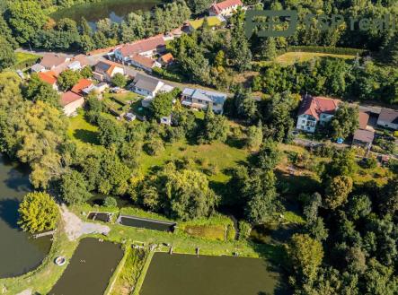 Prodej pozemku pro bydlení, 1 090 m²