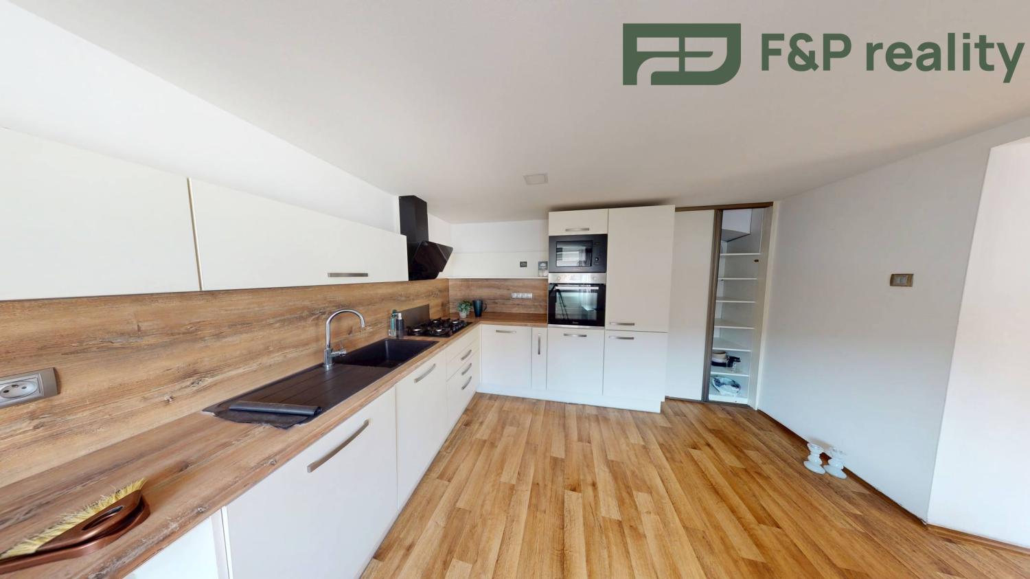 Prodej byt 2 + kk, 77㎡|Středočeský kraj, Kutná Hora, Žleby, Komenského 196, 28561