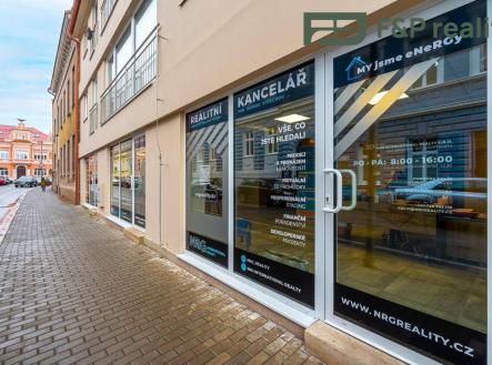 Pronájem komerčního objektu, obchodní centrum, 133 m²