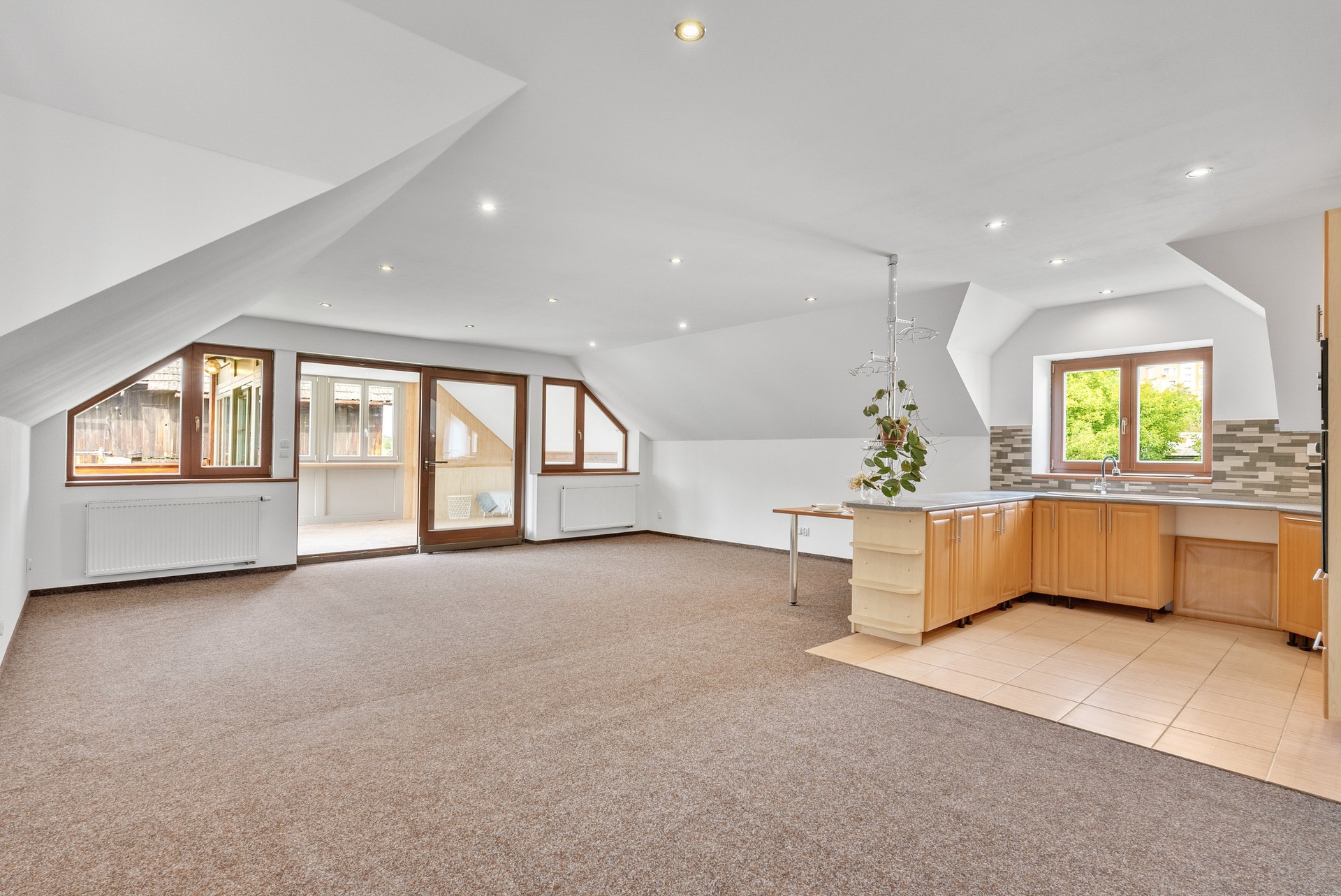 Prodej rodinného domu 300 m², Stráž pod Ralskem