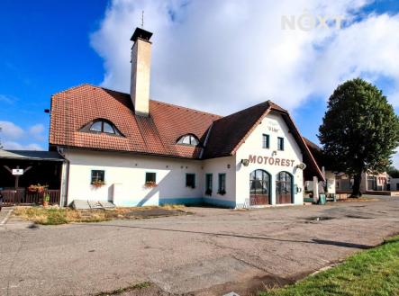 Prodej komerčního objektu, obchodní centrum, 1 450 m²