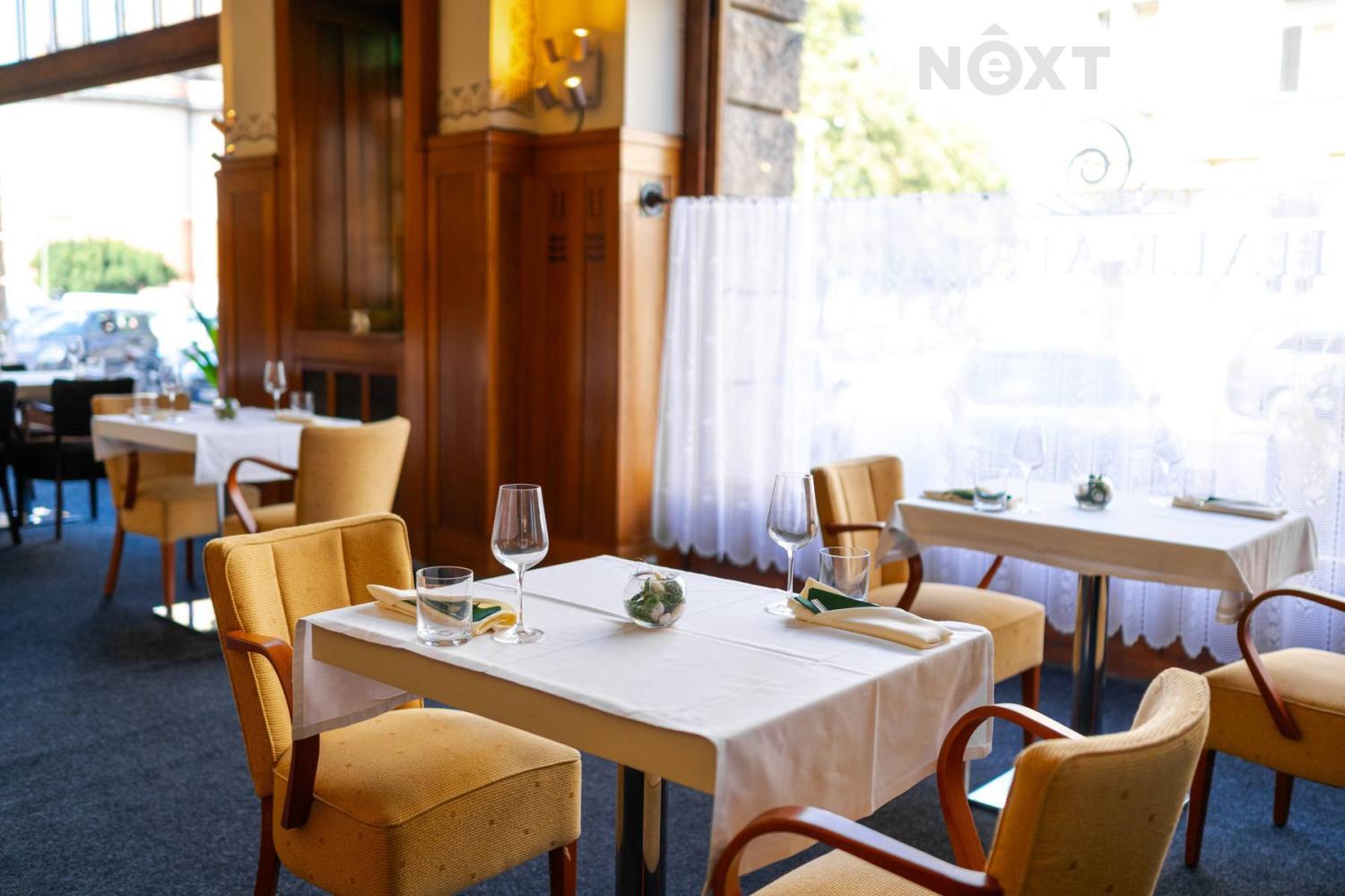 Pronájem komerční Restaurace, 240㎡