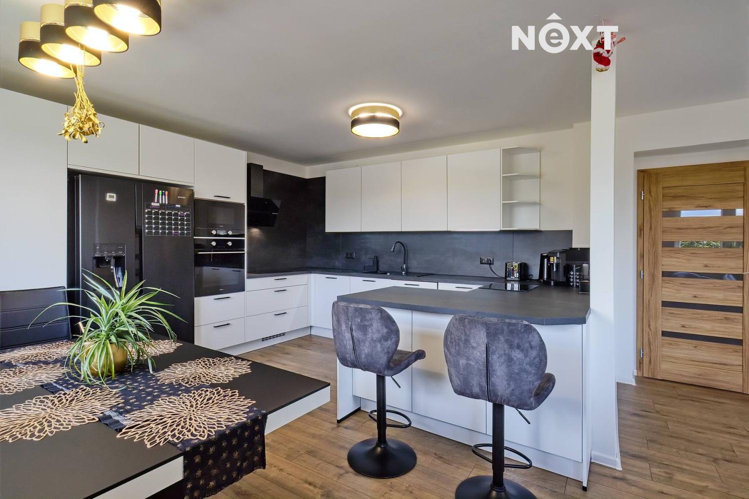 Prodej komerční Apartmány, 212㎡