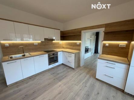 Pronájem domu/vily, 180 m²