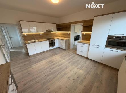 Pronájem domu/vily, 180 m²