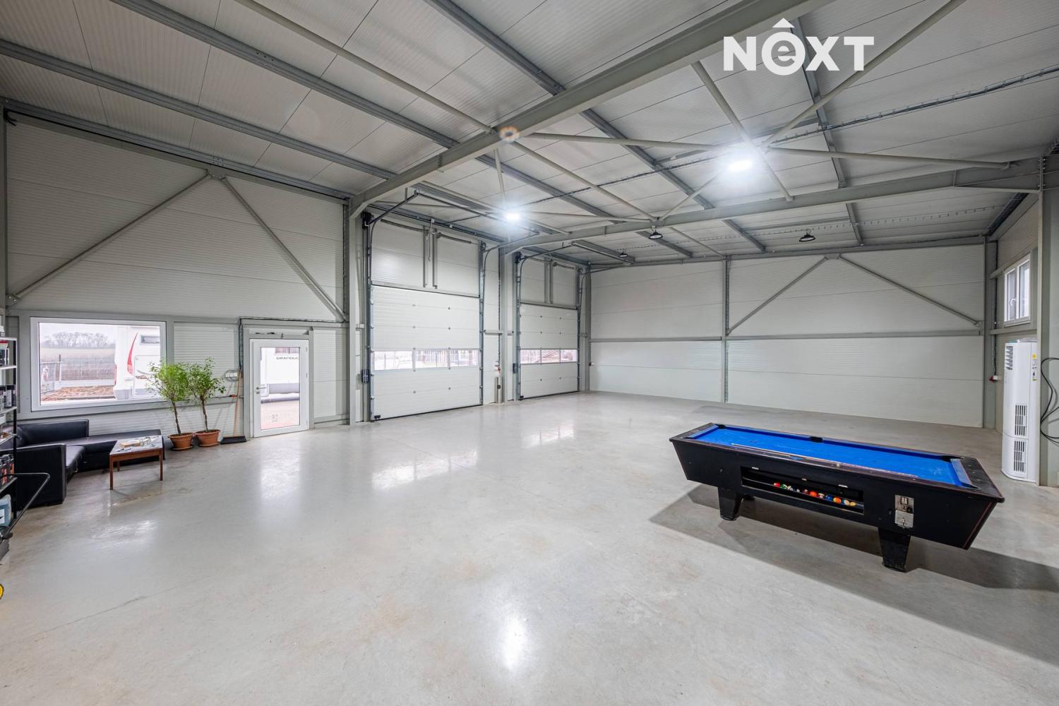 Pronájem komerční Sklady, 230㎡