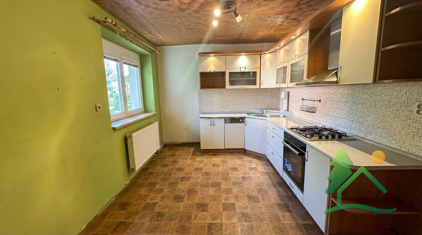 Pronájem bytu 2+1, 52 m² s balkonem a sklepem, ul. 9. května - Chvaletice