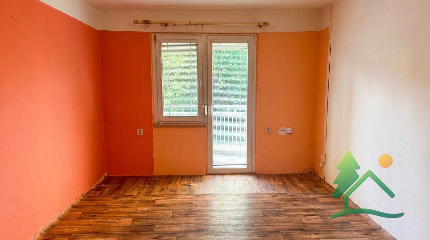 Pronájem bytu 2+1, 52 m² s balkonem a sklepem, ul. 9. května - Chvaletice