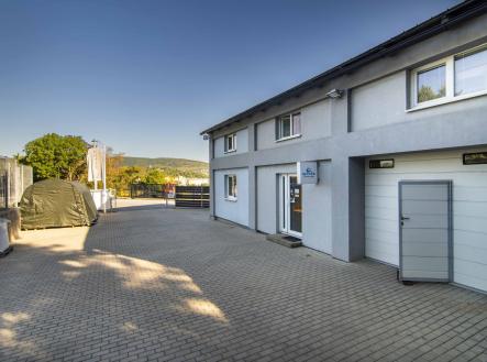 Prodej obchodní prostor, 228 m²