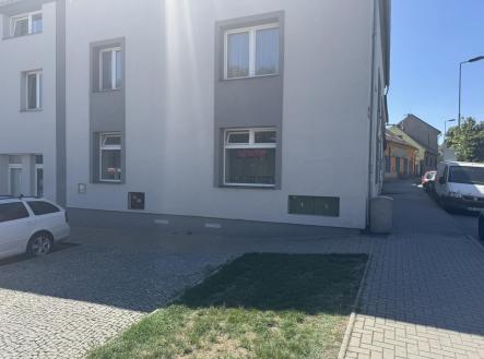 Prodej obchodní prostor, 52 m²