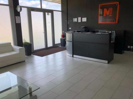 Prodej komerčního objektu, jiný, 600 m²