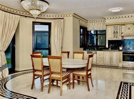 Pronájem domu/vily, 250 m²