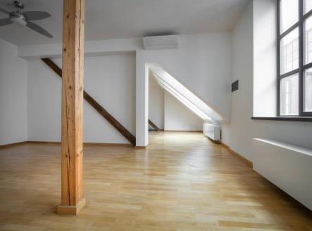 Pronájem bytu, 1+kk, 78 m²