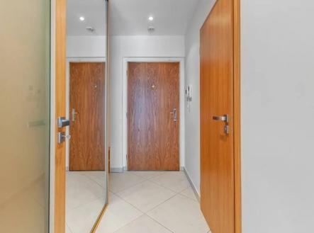 Pronájem bytu, 1+kk, 32 m²