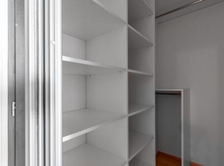 Pronájem bytu, 1+kk, 32 m²