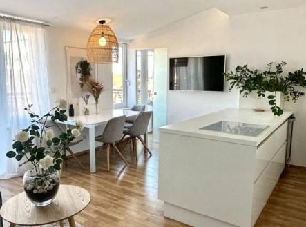 Pronájem bytu, 3+kk, 76 m²