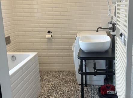 Pronájem bytu, 2+kk, 92 m²