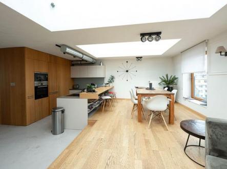 Pronájem bytu, 4+kk, 196 m²