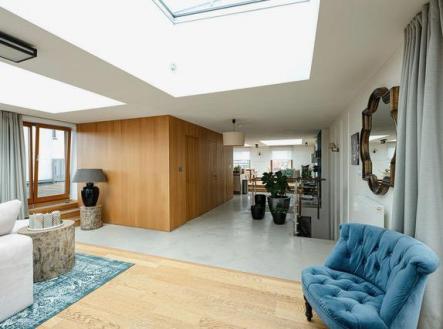 Pronájem bytu, 4+kk, 196 m²