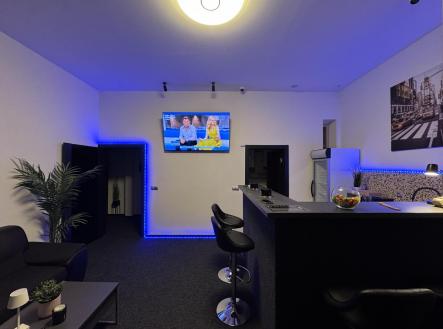 Pronájem obchodní prostor, 98 m²