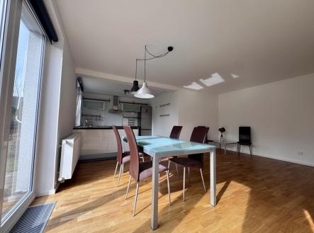 Pronájem domu/vily, 124 m²