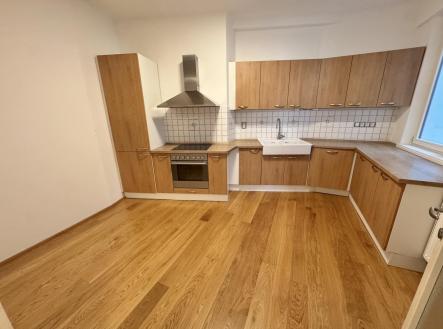 Pronájem bytu, 3+1, 100 m² obrázek