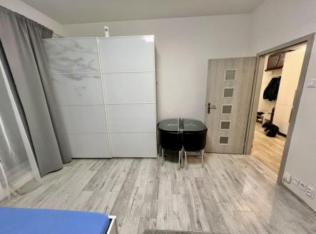Pronájem bytu, 1+kk, 36 m²