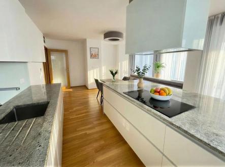 Pronájem bytu, 4+kk, 117 m²