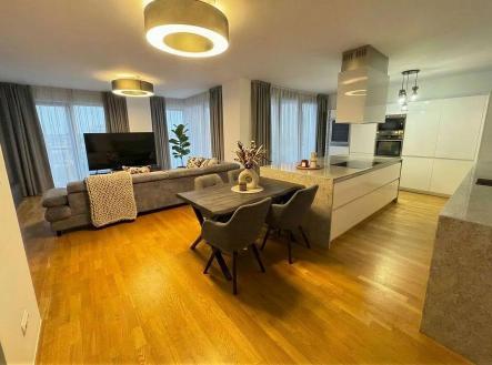 Pronájem bytu, 4+kk, 117 m²