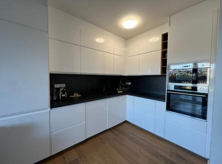Pronájem bytu, 2+kk, 65 m²
