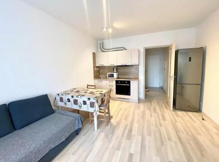 Pronájem bytu, 1+kk, 32 m²