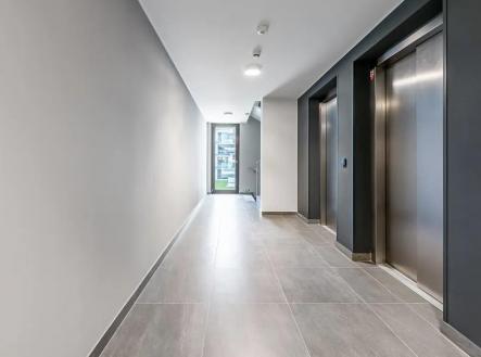 Pronájem bytu, 1+kk, 35 m²