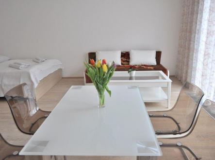 Pronájem bytu, 1+kk, 40 m²