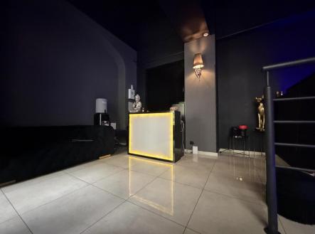 Pronájem obchodní prostory, 150 m²