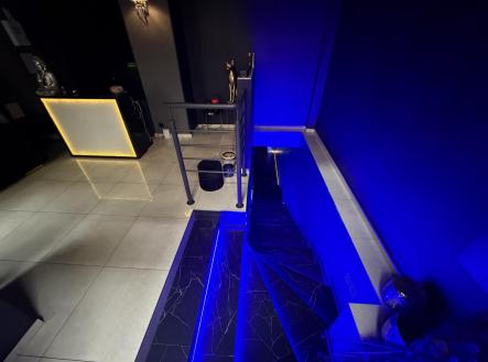 Pronájem obchodní prostory, 150 m²