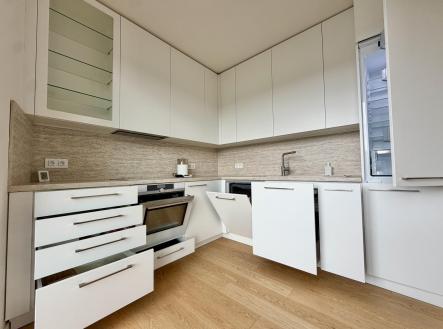 Pronájem bytu, 2+kk, 90 m²
