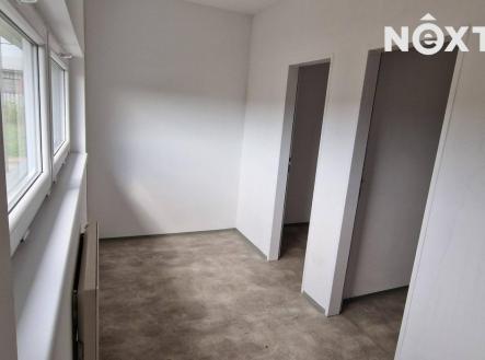 Pronájem komerčního objektu, sklad, 942 m²