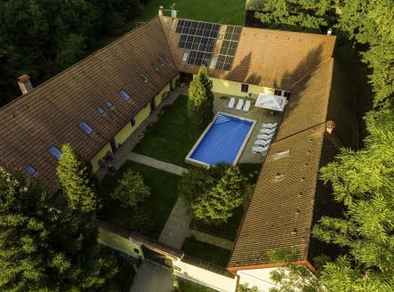 Prodej komerčního objektu, jiný, 1 316 m²